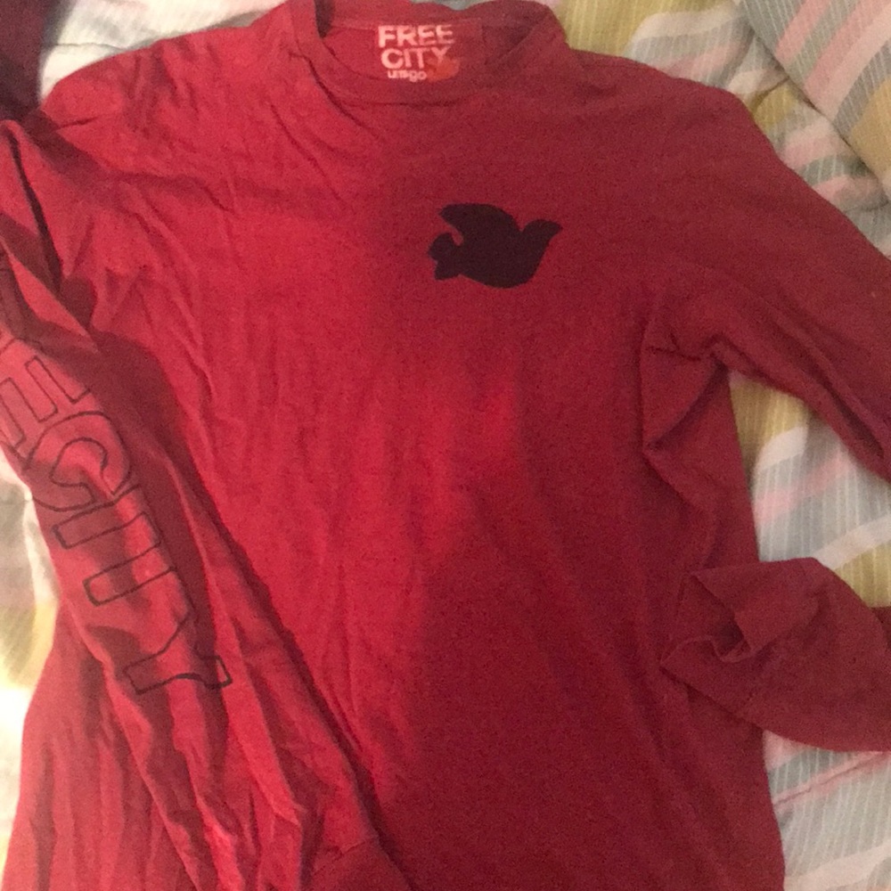 Free city long sleeve t